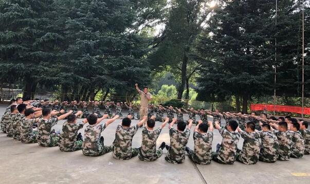 游艇会电气2019销售中心年中聚会暨团队拓展运动圆满竣事(图6)